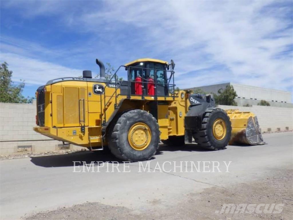 John Deere 944K Chargeuse sur pneus