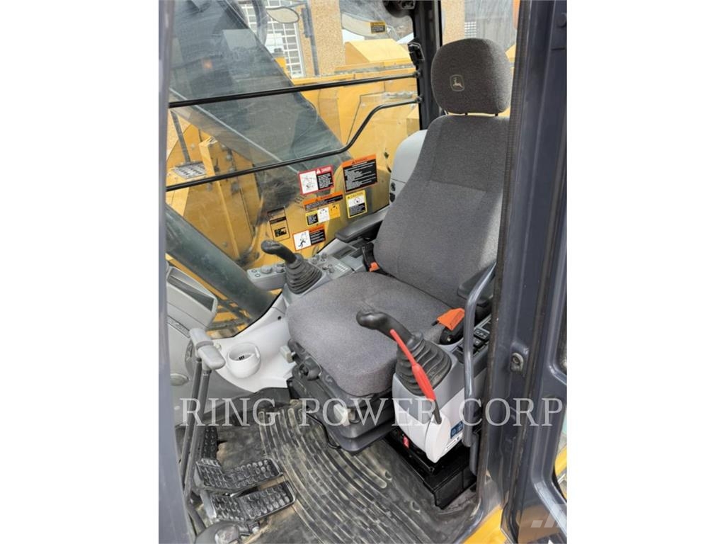 John Deere & CO. 245P Bageri guseničari