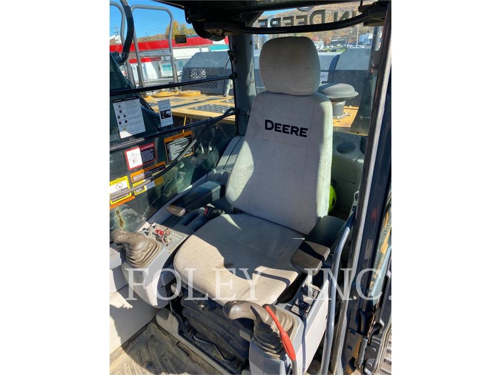 John Deere & CO. 300G حفارات زحافة