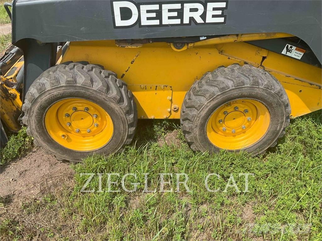 John Deere & CO. 318D Skid steer loaders