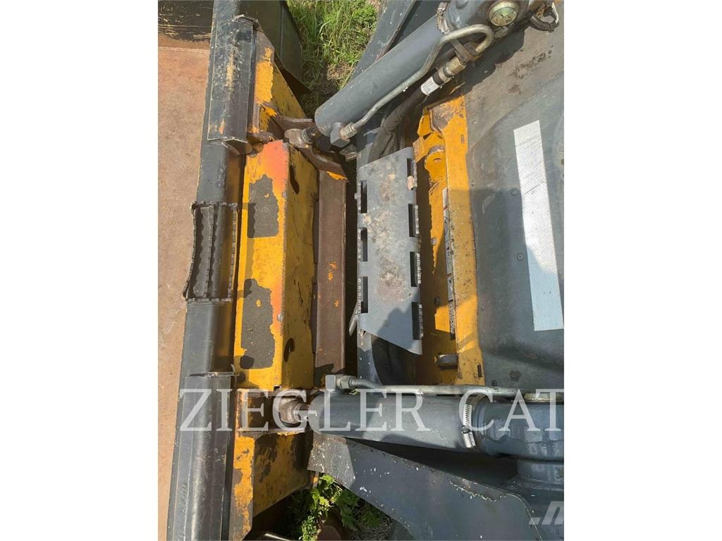 John Deere & CO. 318D Skid steer loaders
