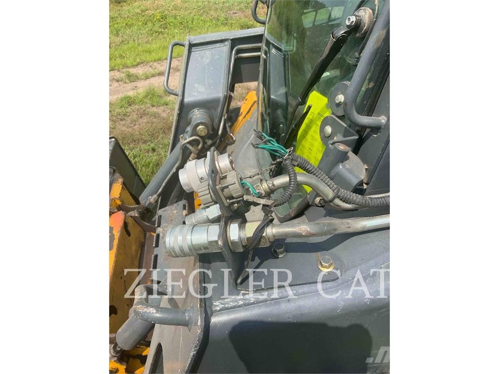 John Deere & CO. 318D Skid steer loaders