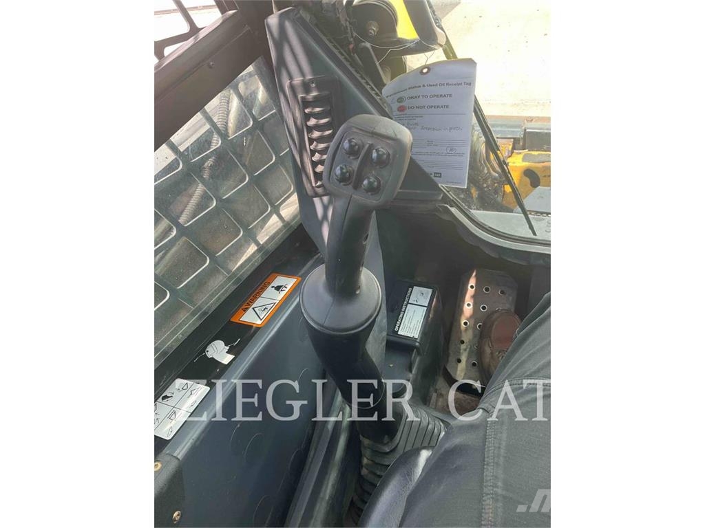 John Deere & CO. 318D Skid steer loaders