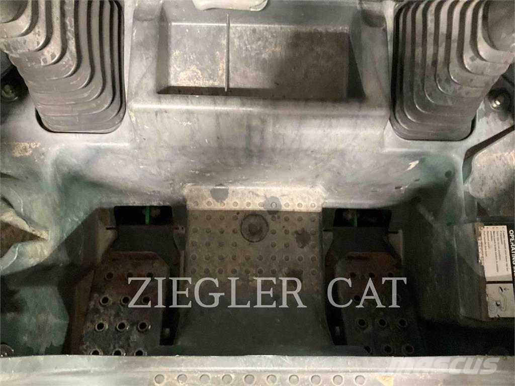 John Deere & CO. 318E Skid steer loaders