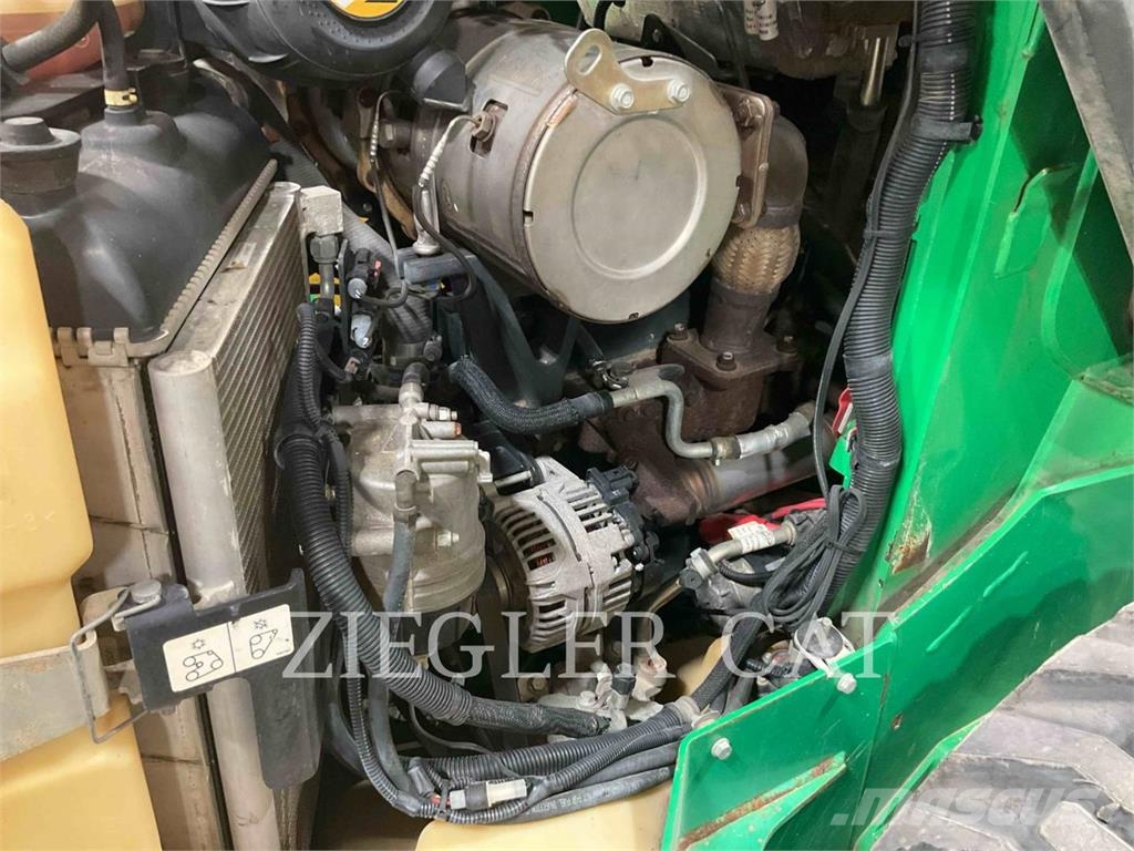 John Deere & CO. 318E Skid steer loaders