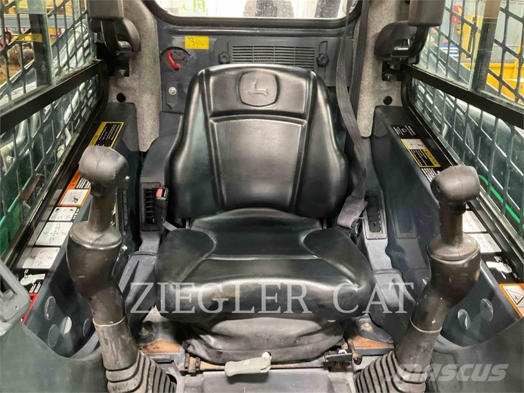 John Deere & CO. 318E Skid steer loaders