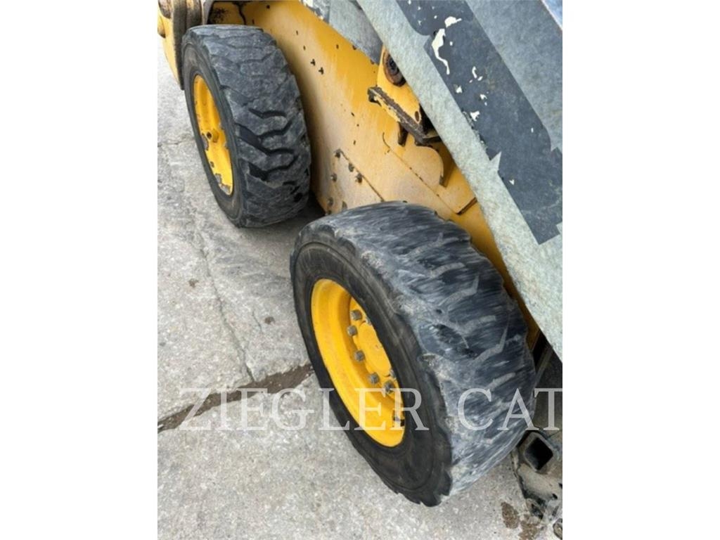 John Deere & CO. 318G Мини-погрузчики