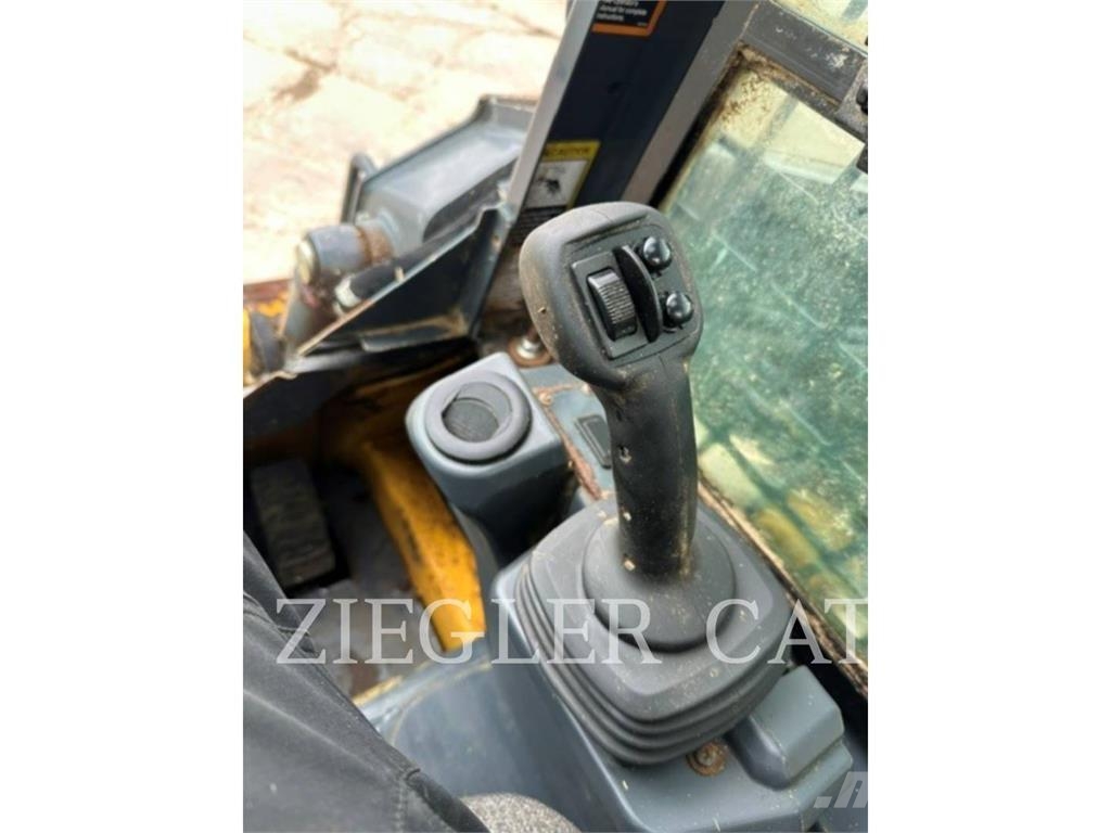 John Deere & CO. 318G Мини-погрузчики