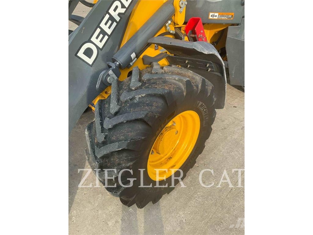 John Deere & CO. 324L Radlader