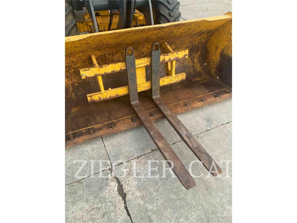 John Deere & CO. 324L Radlader