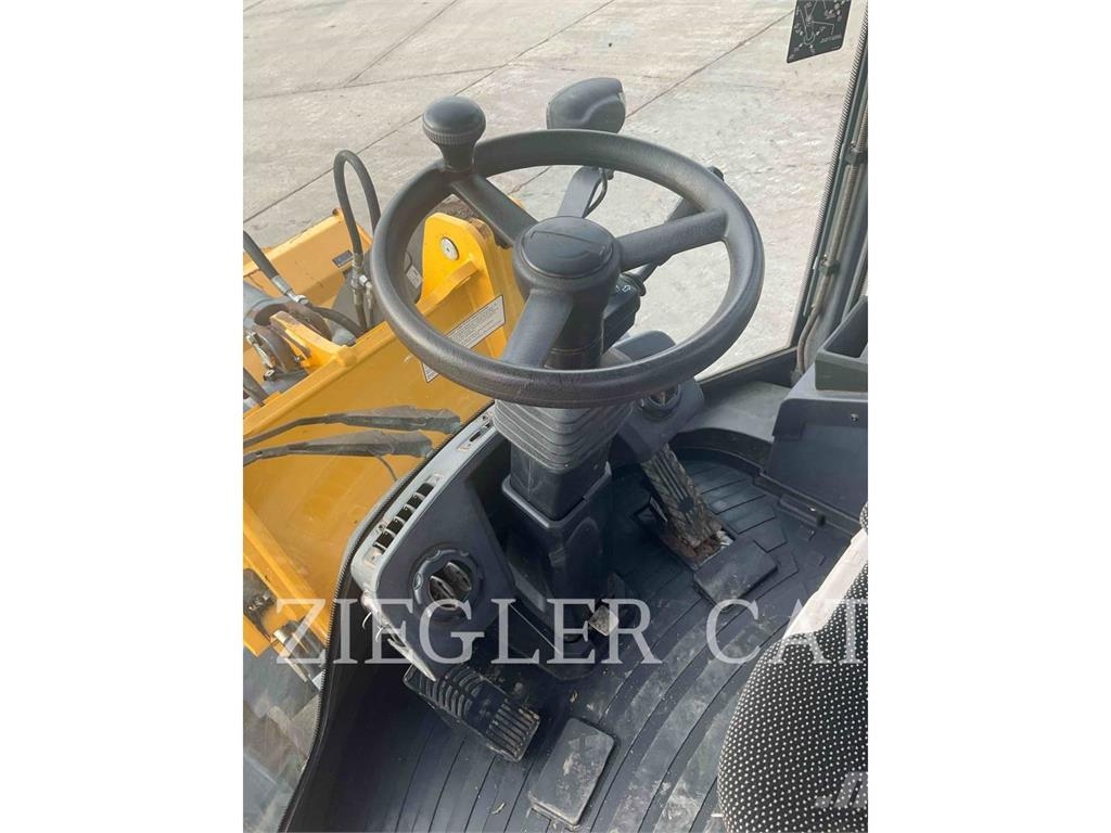 John Deere & CO. 324L Radlader