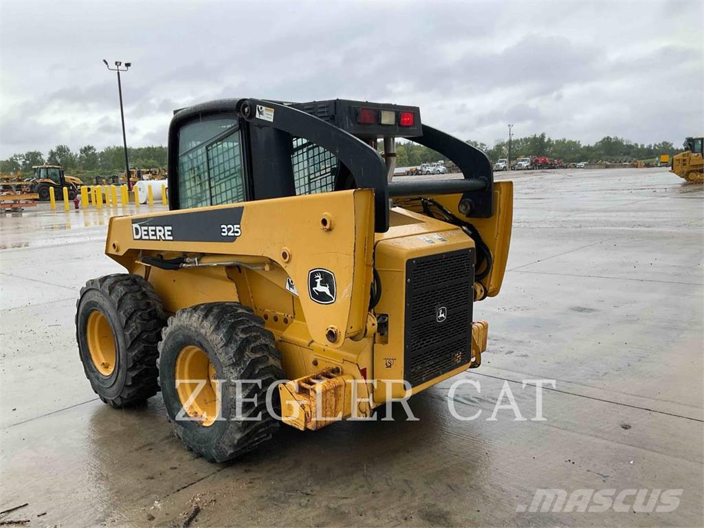 John Deere & CO. 325 Skid steer mini nakladalci