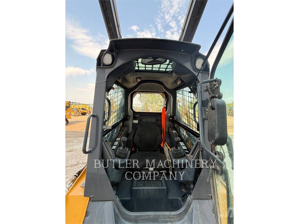 John Deere & CO. 326 Skid steer loaders