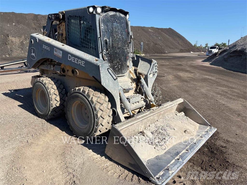 John Deere & CO. 330G لوادر انزلاقية التوجيه