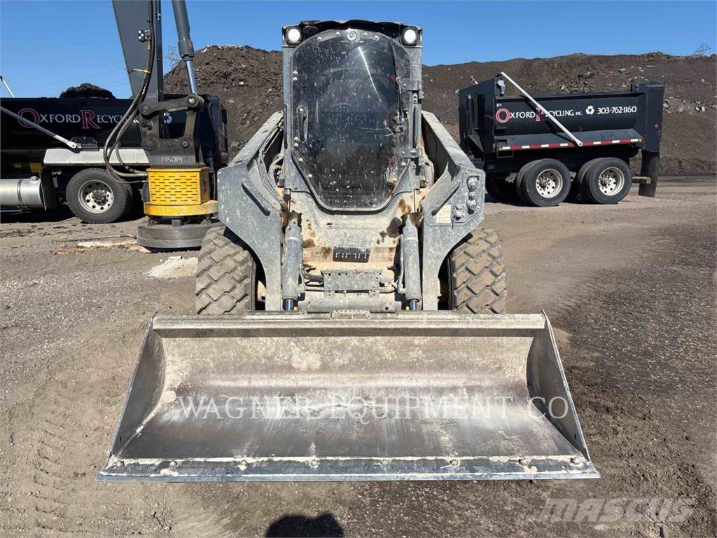 John Deere & CO. 330G لوادر انزلاقية التوجيه