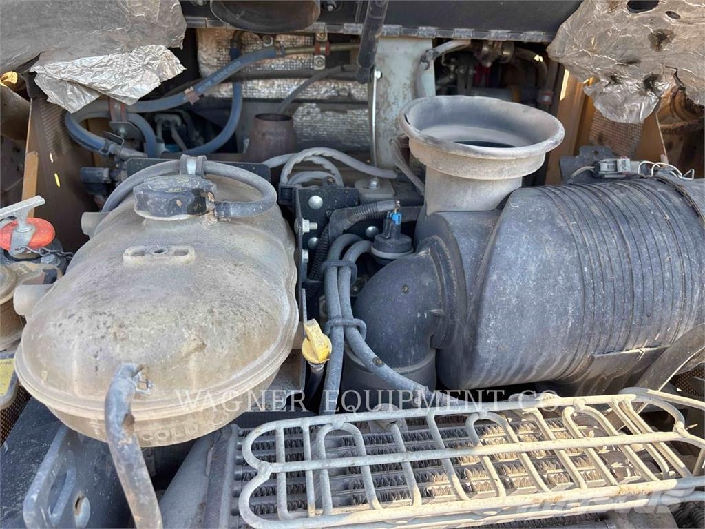 John Deere & CO. 330G لوادر انزلاقية التوجيه