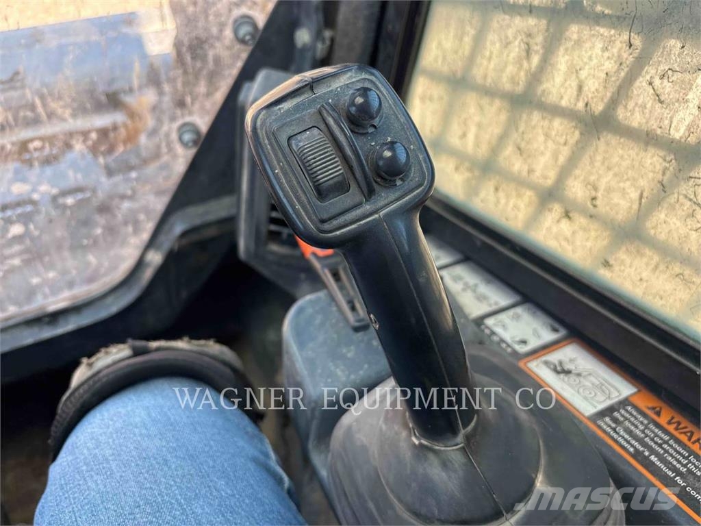 John Deere & CO. 330G لوادر انزلاقية التوجيه