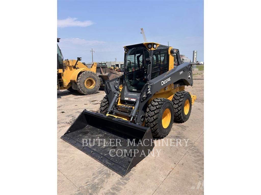John Deere & CO. 330P لوادر انزلاقية التوجيه