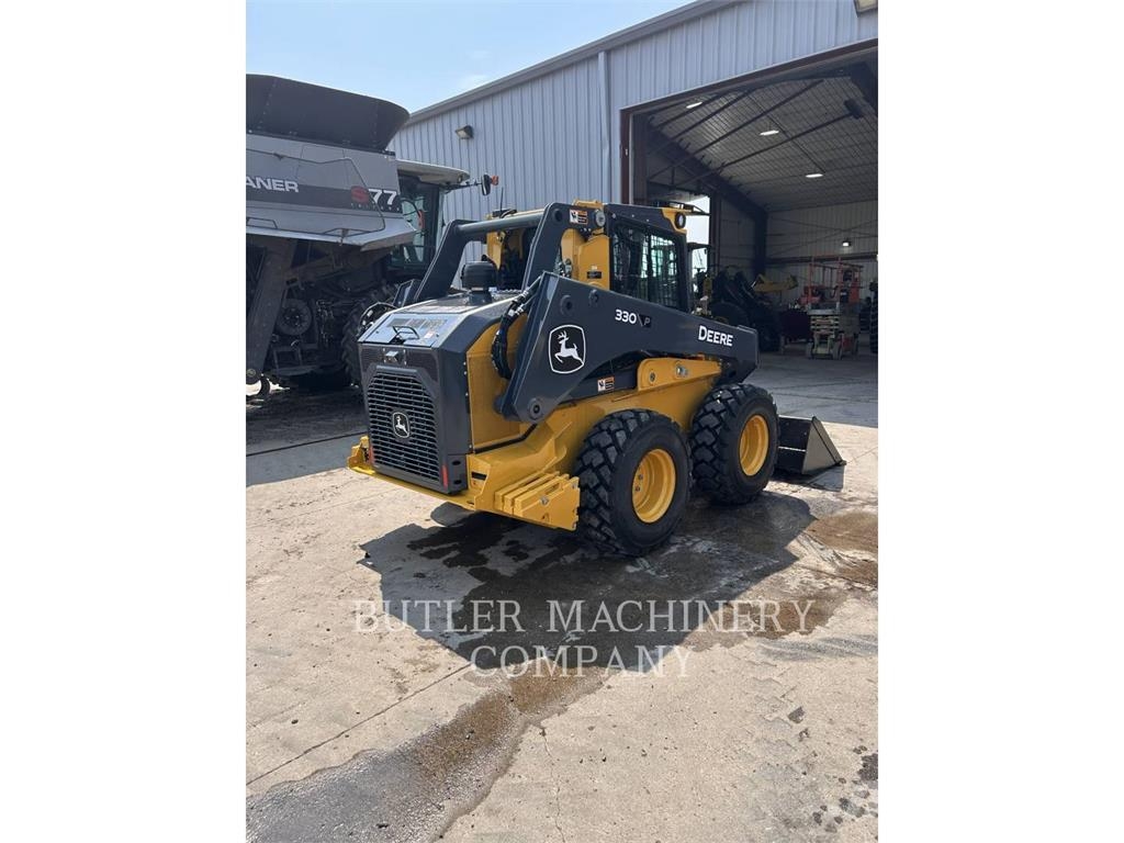 John Deere & CO. 330P لوادر انزلاقية التوجيه