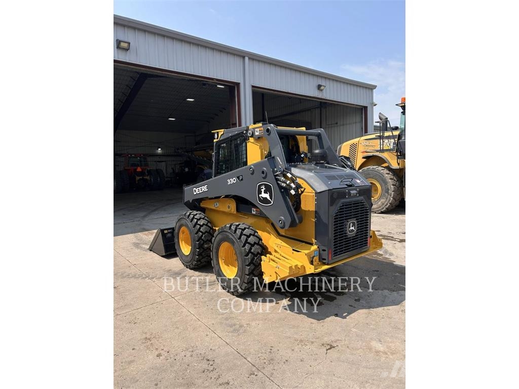 John Deere & CO. 330P لوادر انزلاقية التوجيه