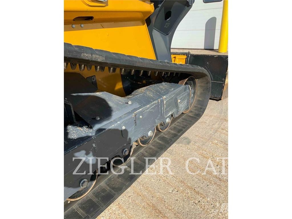 John Deere & CO. 331P Гусеничные фронтальные погрузчики