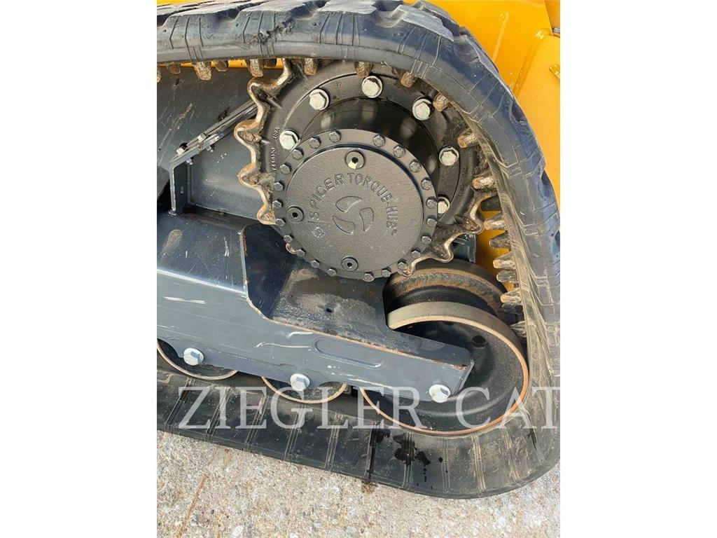 John Deere & CO. 331P Гусеничные фронтальные погрузчики