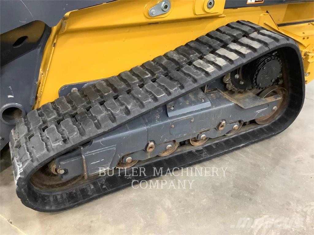 John Deere & CO. 335P Crawler loaders