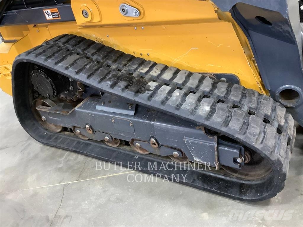 John Deere & CO. 335P Crawler loaders