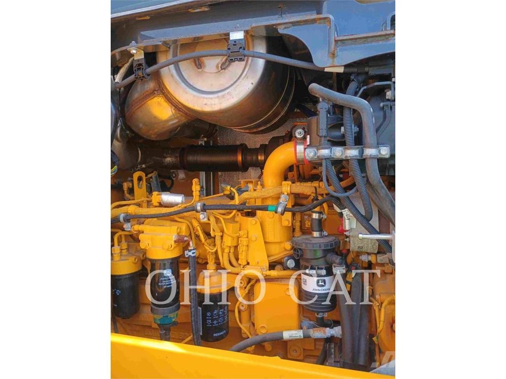 John Deere & CO. 524P Incarcator pe pneuri