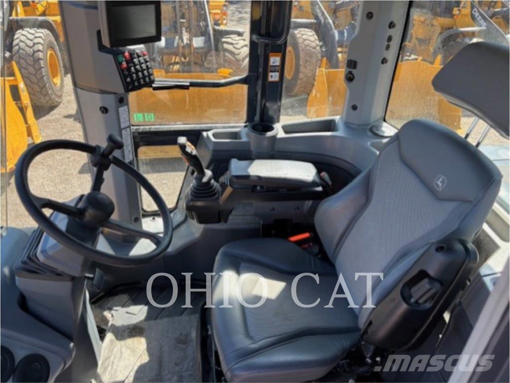 John Deere & CO. 524P Фронтальные погрузчики