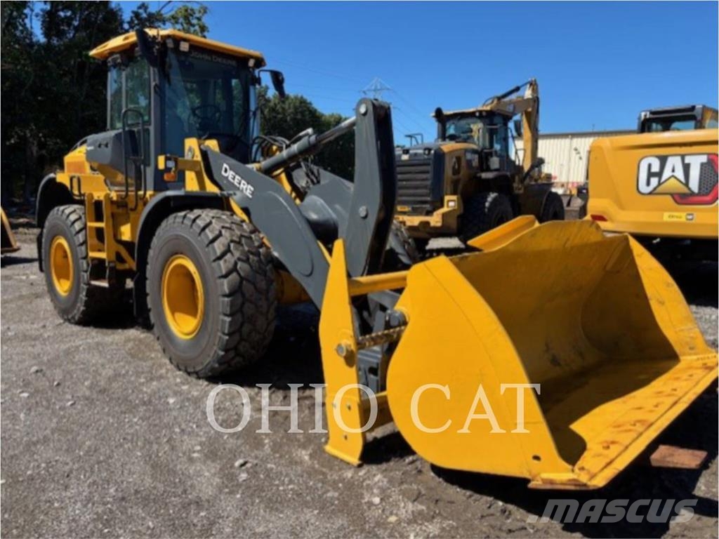 John Deere & CO. 524P Фронтальные погрузчики