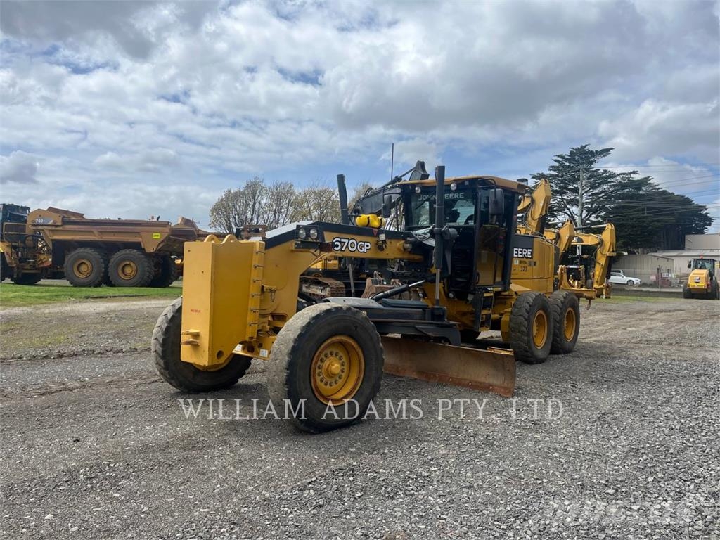 John Deere & CO. 670GP Graders