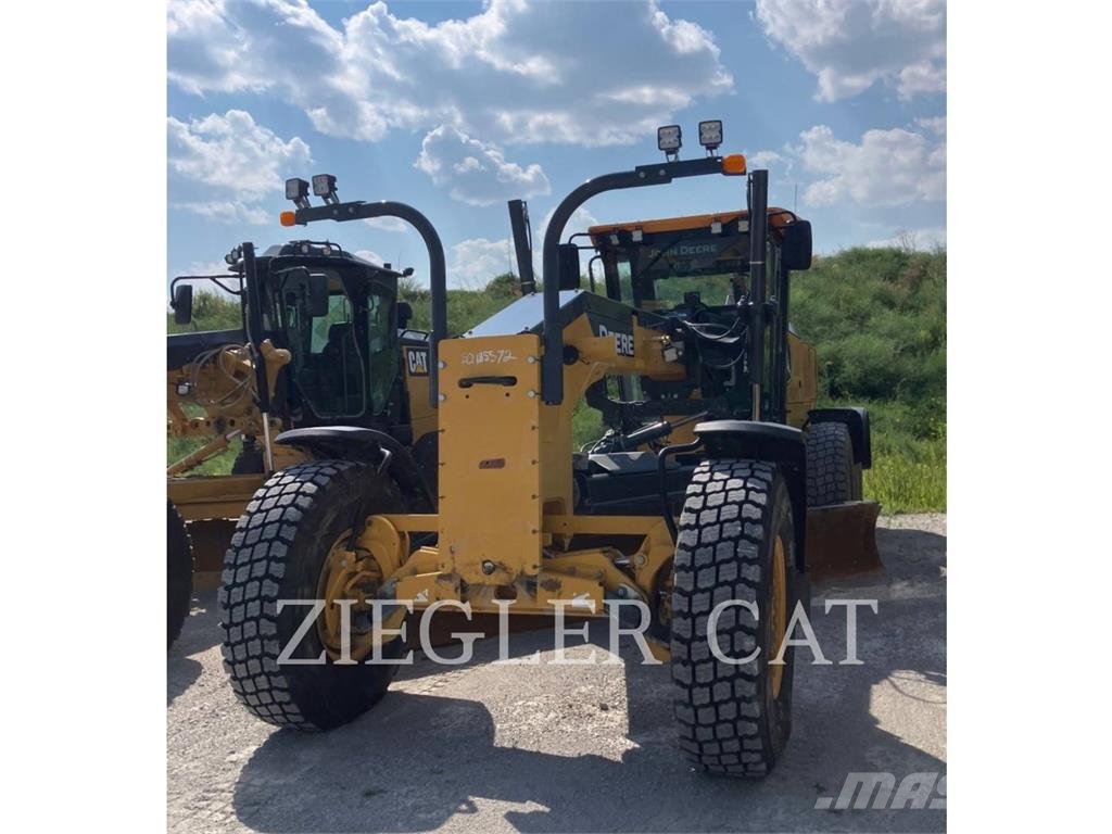 John Deere & CO. 672G معدات تمهيد الطرق
