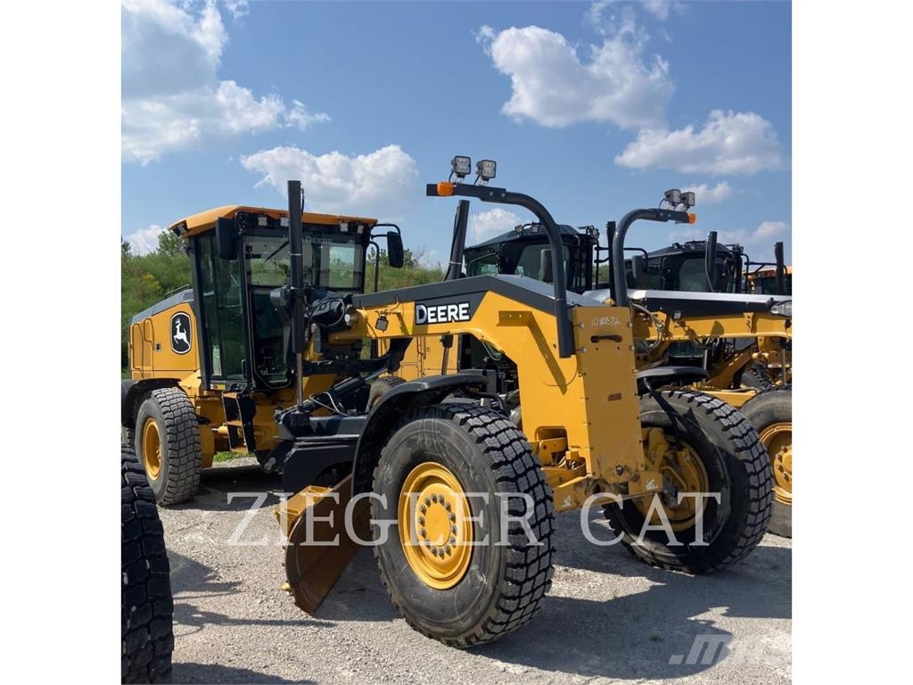 John Deere & CO. 672G معدات تمهيد الطرق