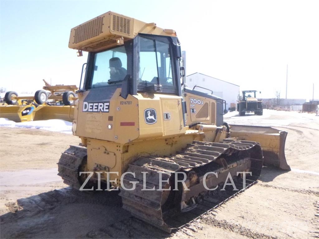 John Deere & CO. 700J Buldooserid