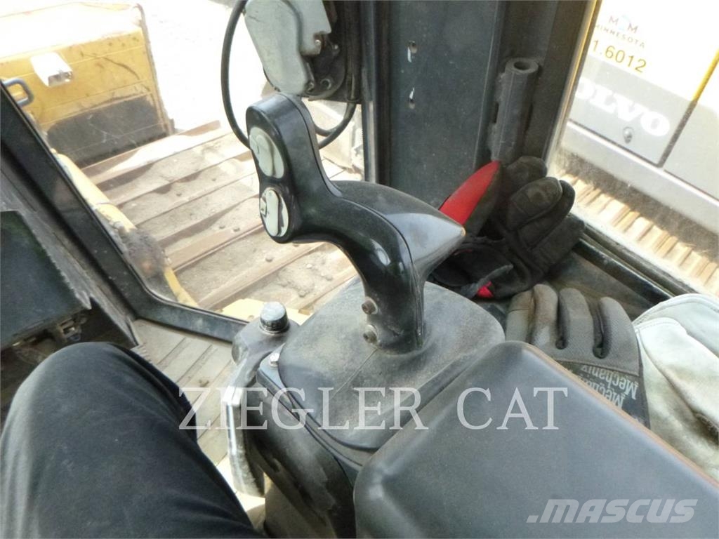 John Deere & CO. 700J بلدوزرات مجنزرة