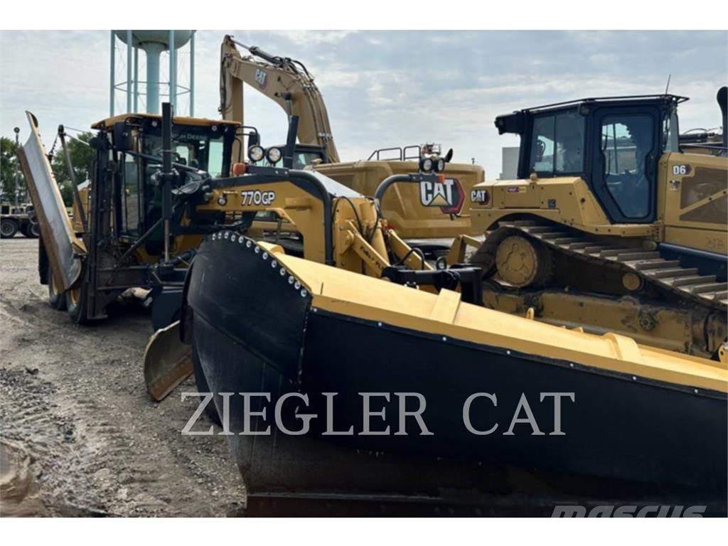 John Deere & CO. 770GP معدات تمهيد الطرق