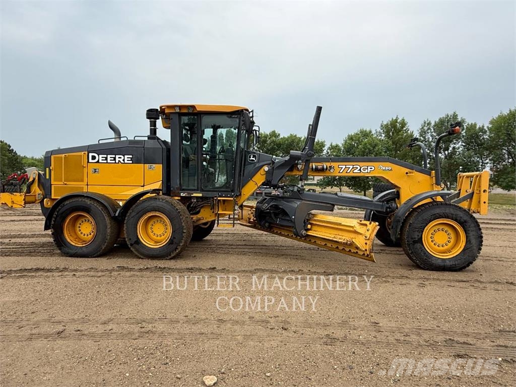 John Deere & CO. 772GP معدات تمهيد الطرق