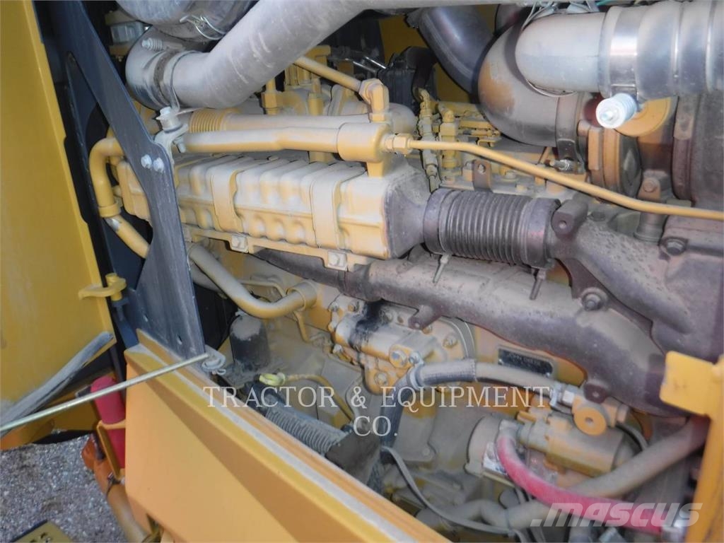 John Deere & CO. 872GP معدات تمهيد الطرق