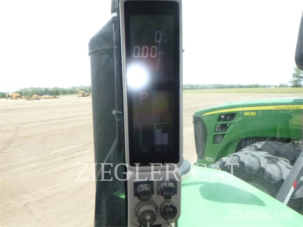 John Deere & CO. 9520R Tractoren