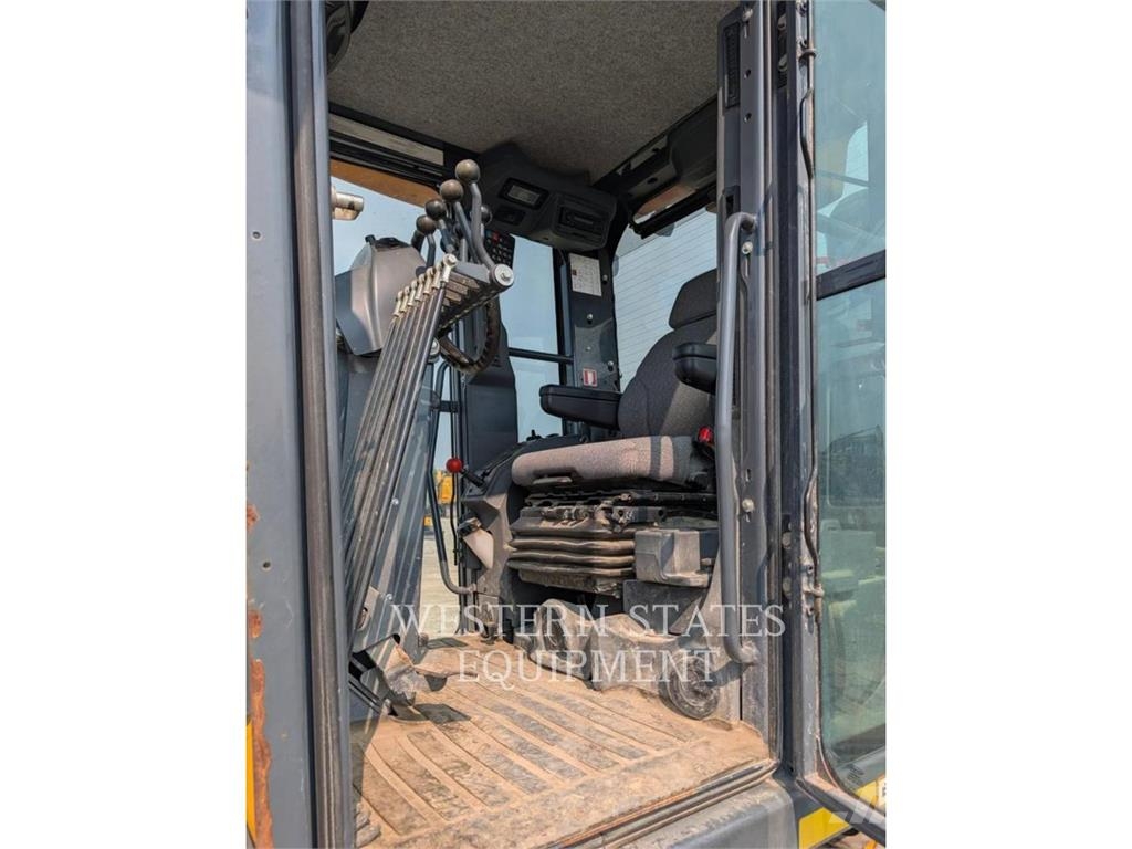 John Deere & CO. JD 770G معدات تمهيد الطرق