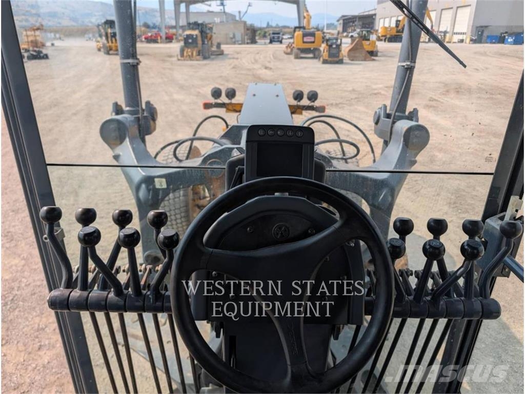 John Deere & CO. JD 770G معدات تمهيد الطرق