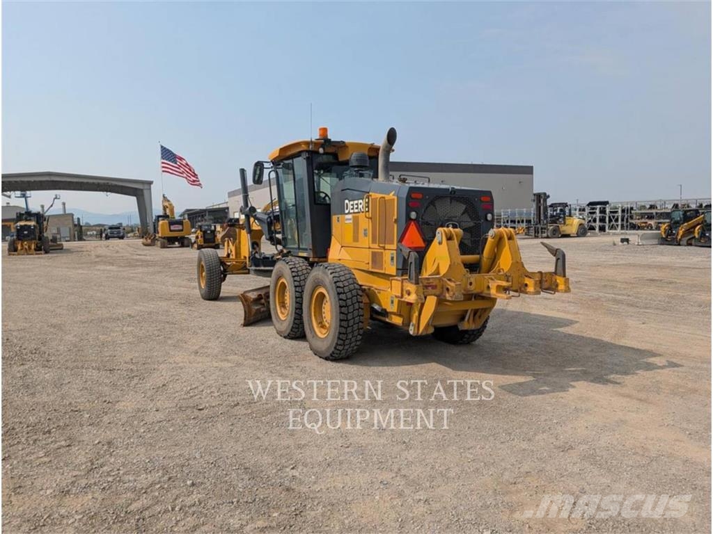 John Deere & CO. JD 770G معدات تمهيد الطرق
