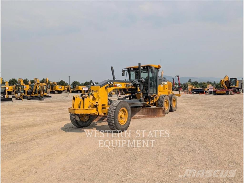 John Deere & CO. JD 770G معدات تمهيد الطرق
