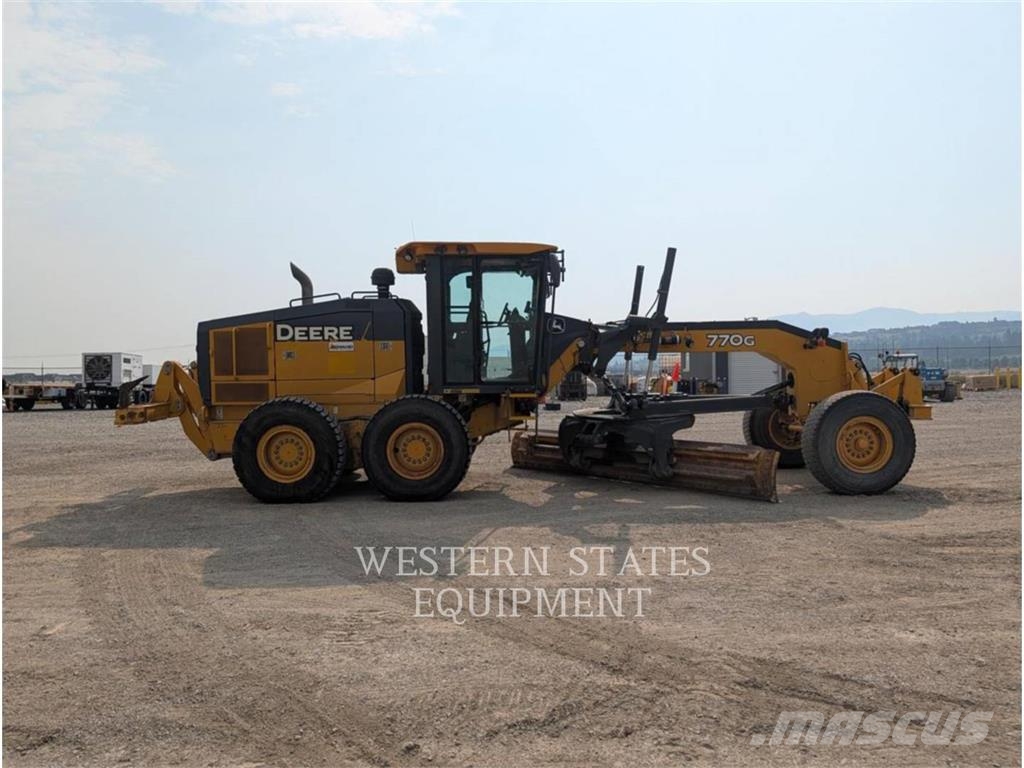 John Deere & CO. JD 770G معدات تمهيد الطرق