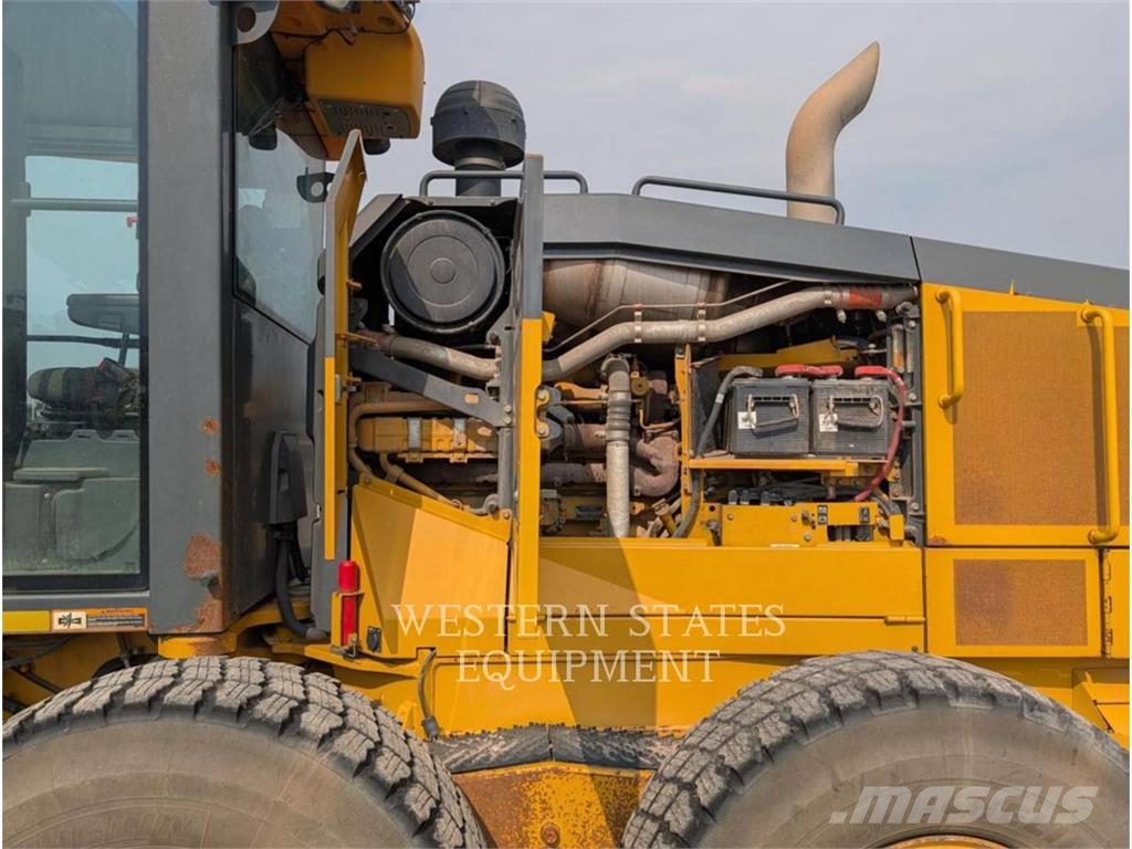 John Deere & CO. JD 770G معدات تمهيد الطرق