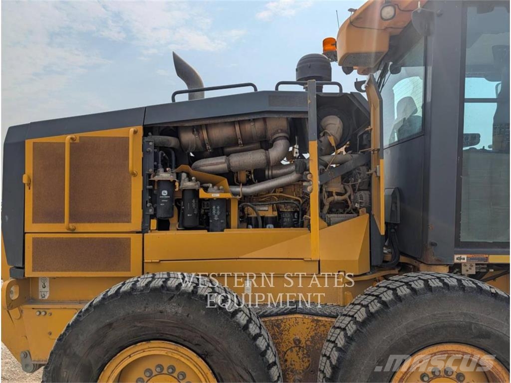 John Deere & CO. JD 770G معدات تمهيد الطرق
