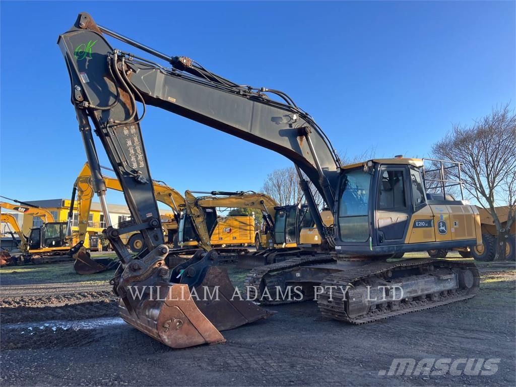 John Deere E210LC Excavatoare pe șenile