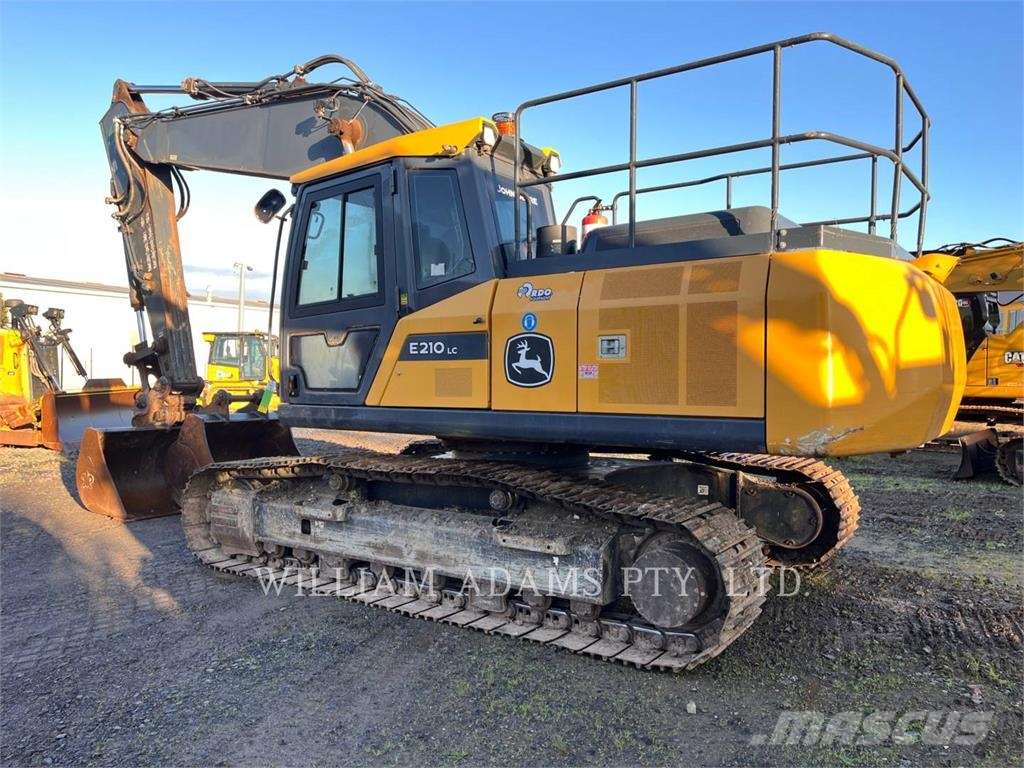John Deere E210LC Excavatoare pe șenile