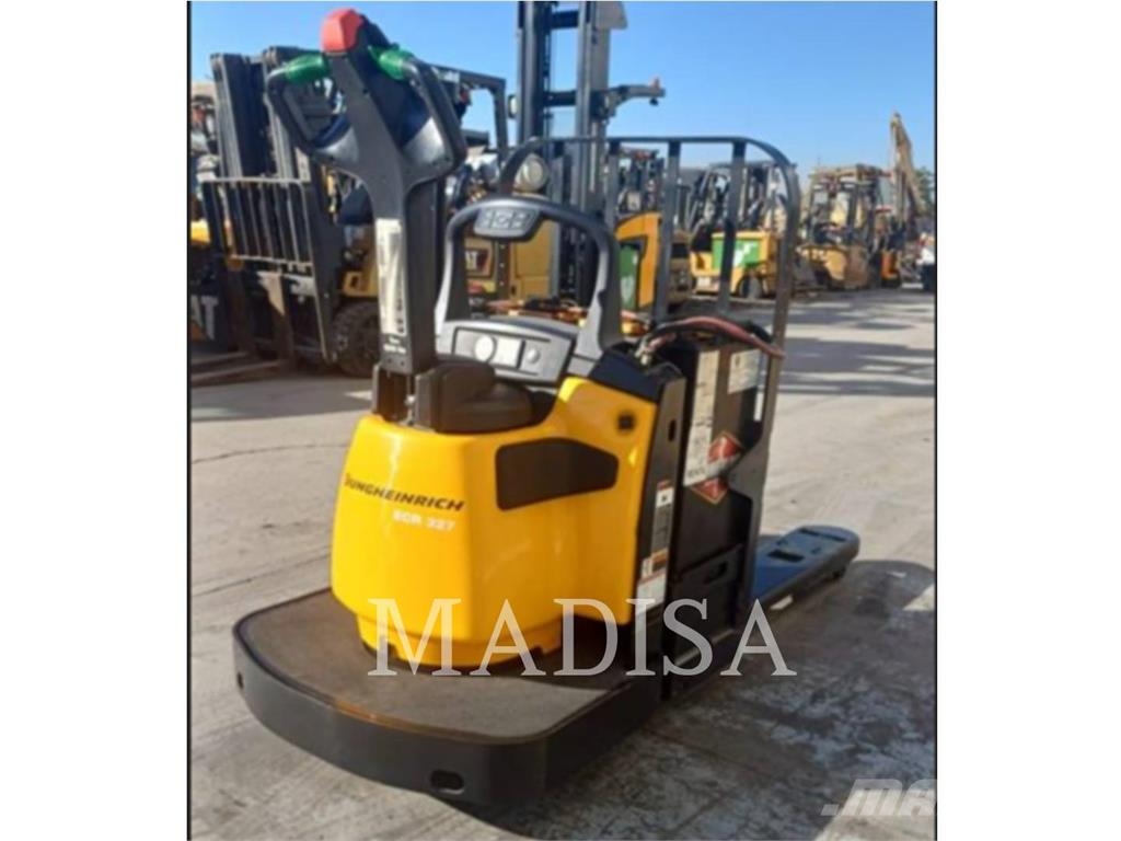 Jungheinrich ECR327 Golf carts